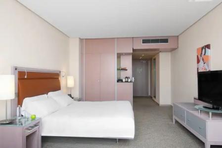 Melia Valencia - 100