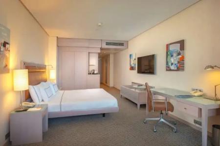 Melia Valencia - 106