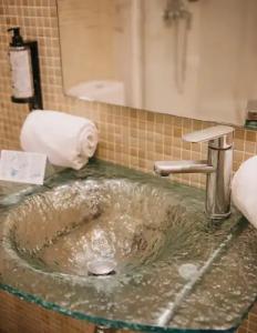 Windsor Tossa – Adults Only +16 - 43