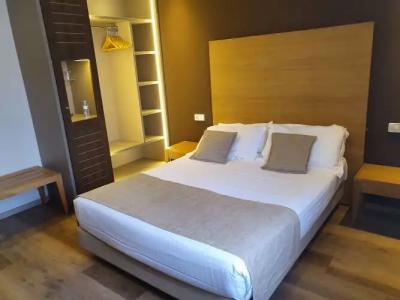 Windsor Tossa – Adults Only +16 - 2