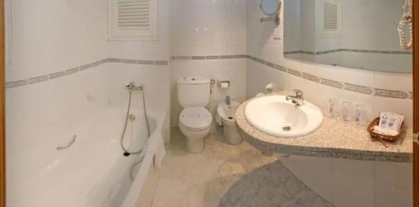 GHT Costa Brava & Spa - 34