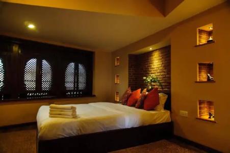 Thagu Chhen, a Boutique - 2