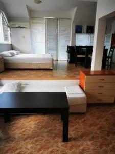 Jelezchevi Guest Rooms - 52