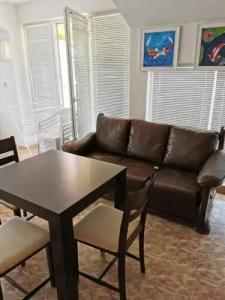 Jelezchevi Guest Rooms - 59