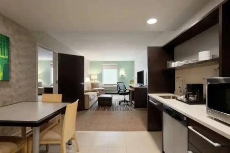Home2 Suites by Hilton Philadelphia Convention Center - 39