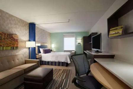 Home2 Suites by Hilton Philadelphia Convention Center - 4