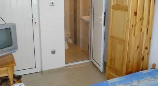 The Sunny Home Guesthouse - 9