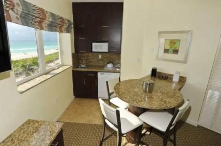 Crystal Beach Suites Miami Oceanfront - 29