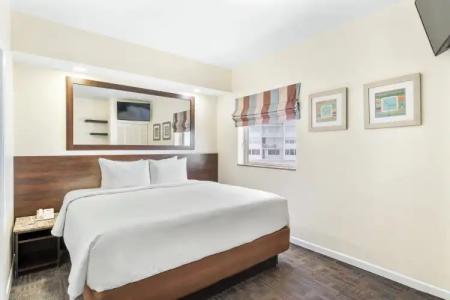 Crystal Beach Suites Miami Oceanfront - 3