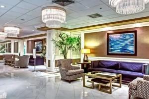 DoubleTree by Hilton Grand Hotel Biscayne Bay