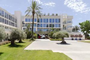 ME Ibiza - The Leading Hotels of the World, Santa Eularia des Riu