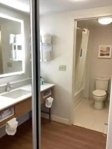 Hampton Inn & Suites Miami/Brickell-Downtown - 75