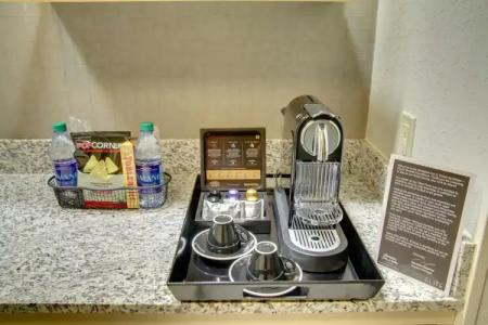 Hampton Inn & Suites Miami/Brickell-Downtown - 11