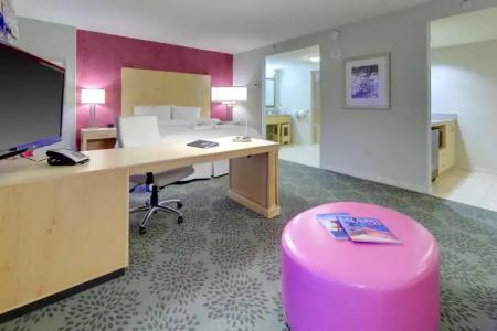Hampton Inn & Suites Miami/Brickell-Downtown - 6