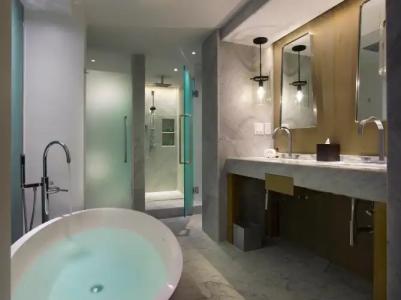 Victor South Beach - 16