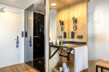 Vibra District - Adults Only - 8