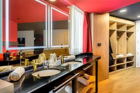 Vibra District - Adults Only - 38