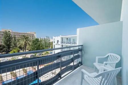 azuLine Pacific - 52