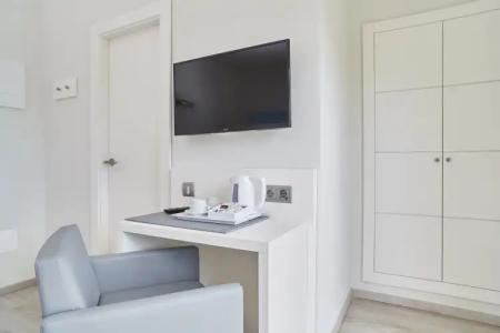 Invisa Es Pla - Adults Only - 36