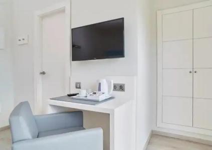 Invisa Es Pla - Adults Only - 38