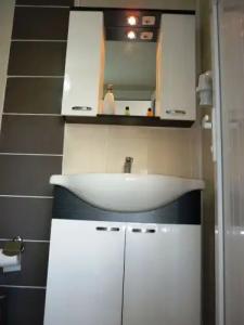 The Green Valley - 8