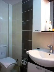 The Green Valley - 34