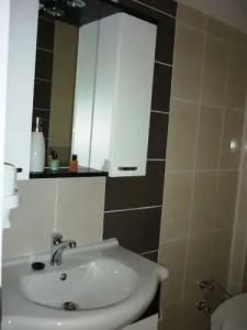 The Green Valley - 37