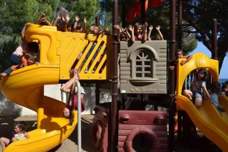 Ciudad De Vacaciones Cala Montjoi - 11