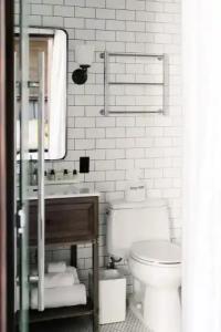 Moxy Santa Barbara - 35