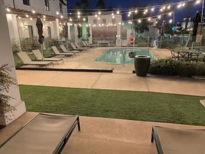 Moxy Santa Barbara - 57