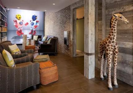 Moxy Santa Barbara - 17