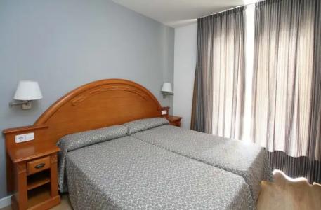 Apartamentos turísticos Jardines del Plaza - 3