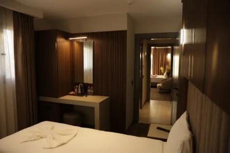 Monalisas Kusadasi - 61