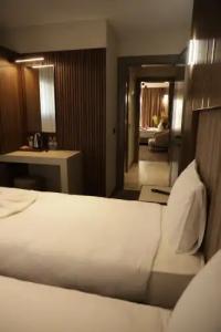 Monalisas Kusadasi - 66