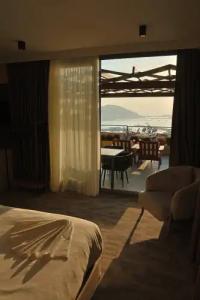 Monalisas Kusadasi - 74