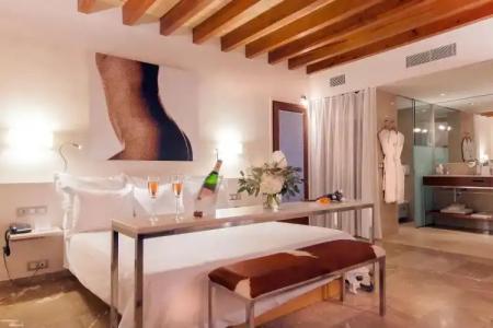 Petit Palace Tres - 50