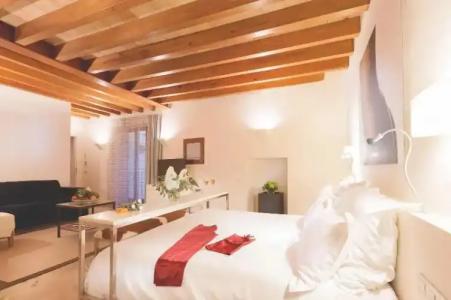 Petit Palace Tres - 51