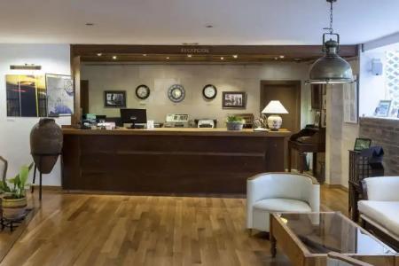 Araxa - Adults Only - 1