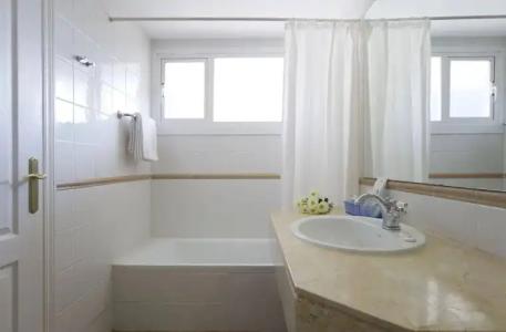 Araxa - Adults Only - 9