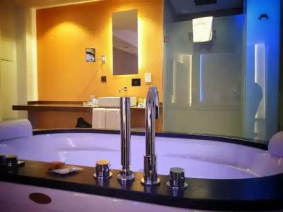 MB Boutique - Adults Recommended - 95