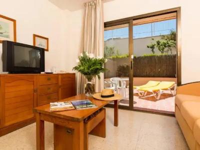 Guitart Central Park Aqua Resort - 12