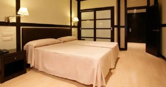 Guitart Rosa - Adults Only - 31