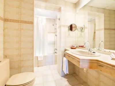 Guitart Rosa - Adults Only - 9