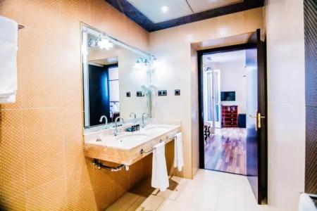 Roger de Flor Seleqtta - 158