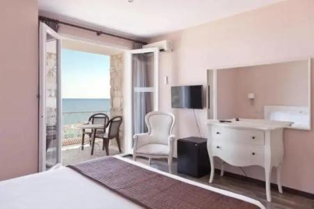 Roger de Flor Seleqtta - 64