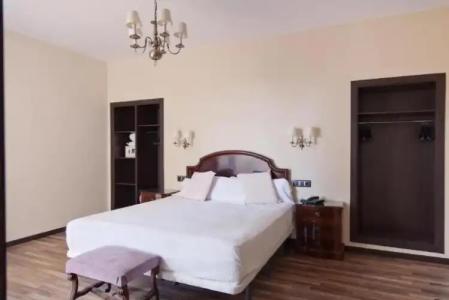 Roger de Flor Seleqtta - 49