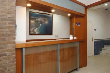 Almirall Apartaments - 1