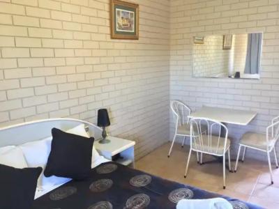 Leichhardt Motor Inn - 1