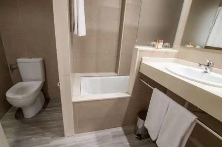 Petit Palace Trencadis - 12