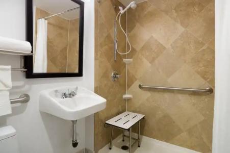 Hampton Inn Manhattan Seaport Financial District - 10